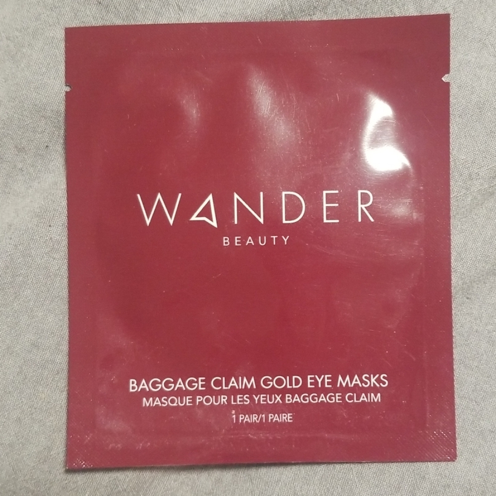 WANDER Beauty BAGGAGE CLAIM GOLD EYE MASKS